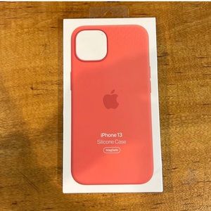 Apple MagSafe phone case. iPhone 13